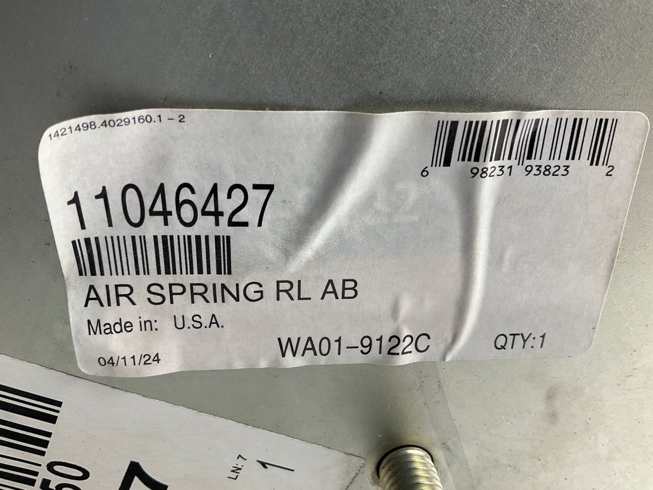 World American WA01-9122C Air Spring Bag Replaces W01-358-9122; 1R13-038