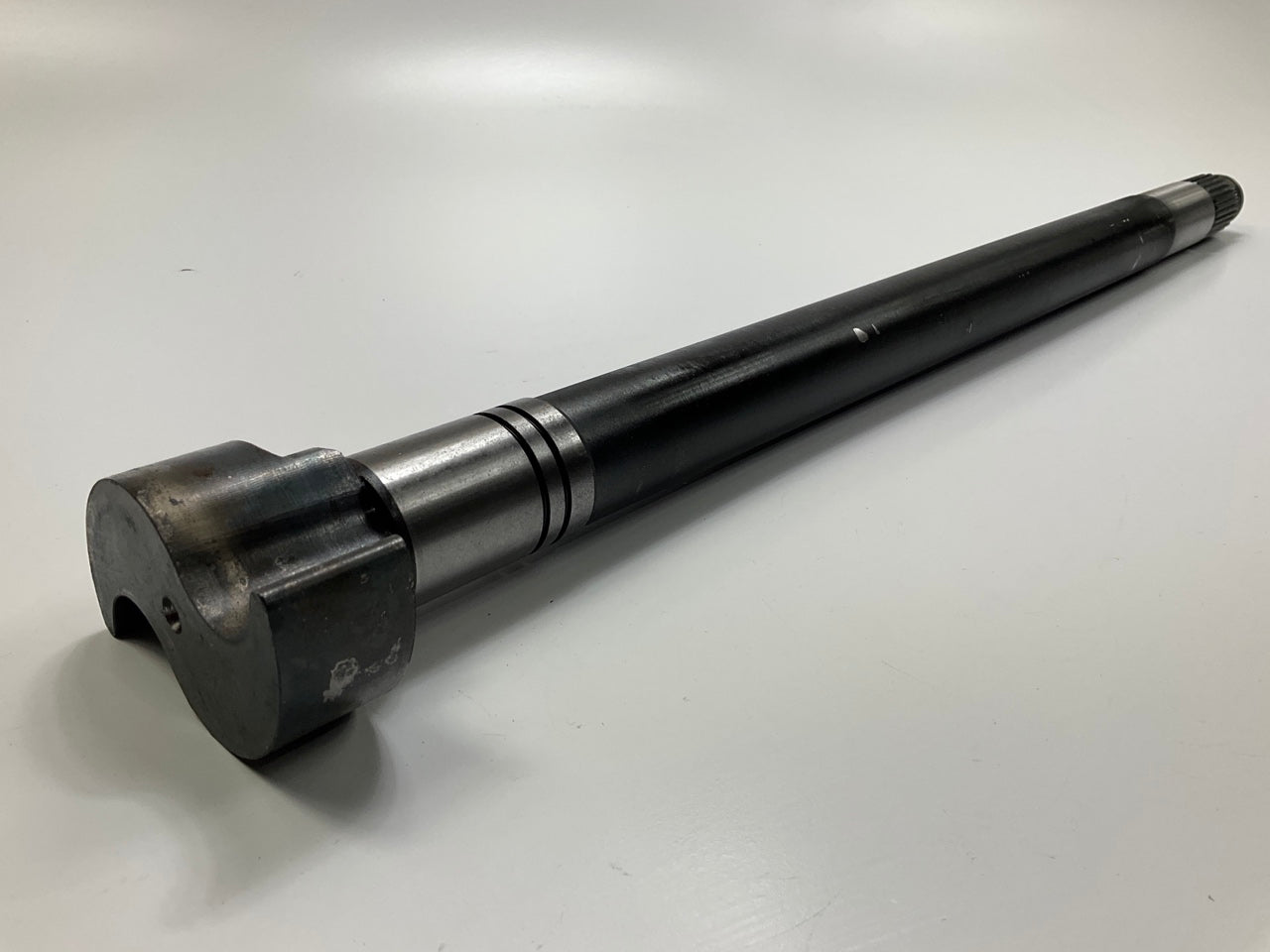 World American WA05-5012 Air Brake Camshaft Right Cam 24-1/16'' Length, 1.5-28