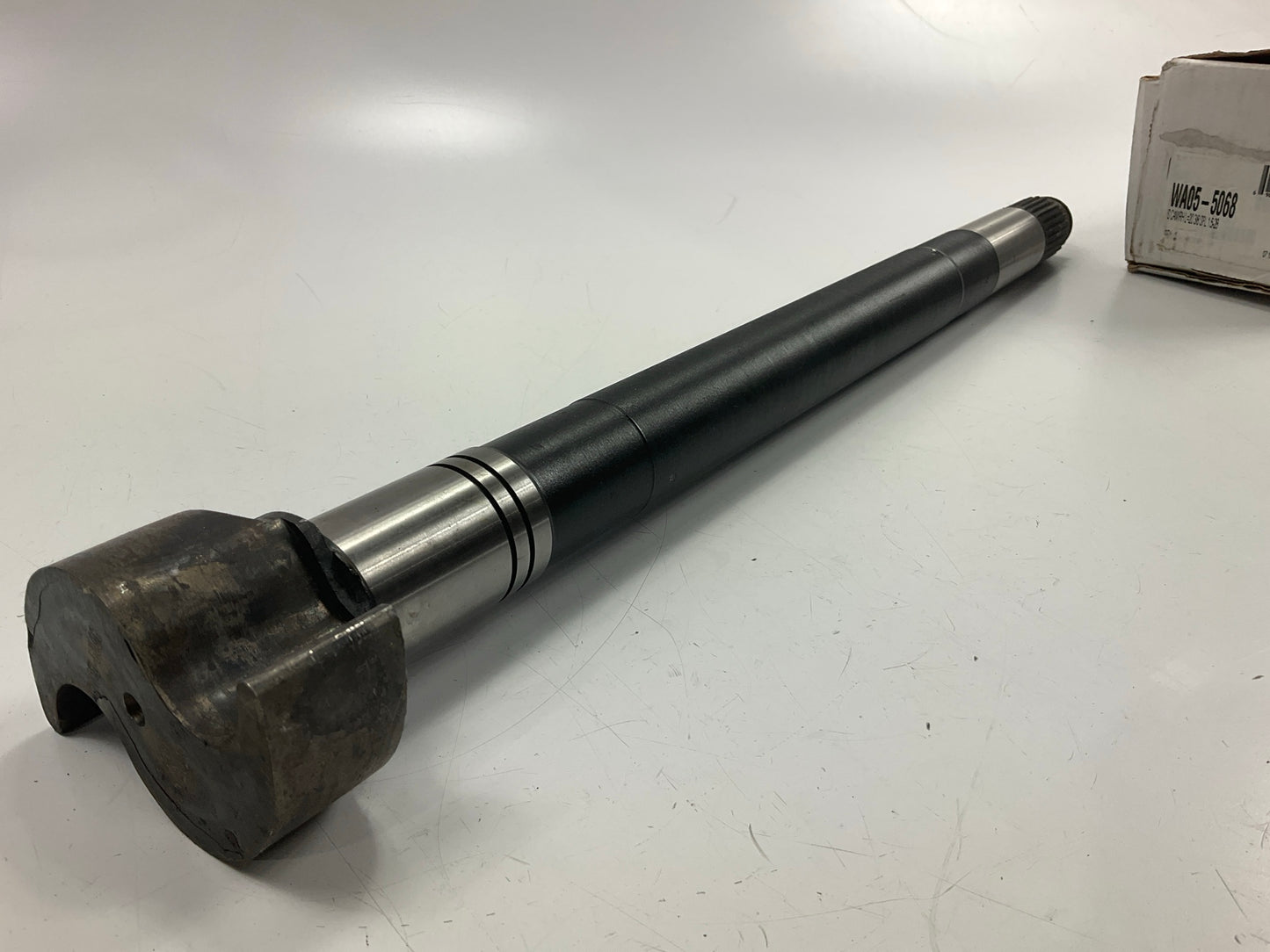 World American WA05-5068 Air Brake Right Camshaft  20-3/8'' L, 1-1/2''x28 Spline