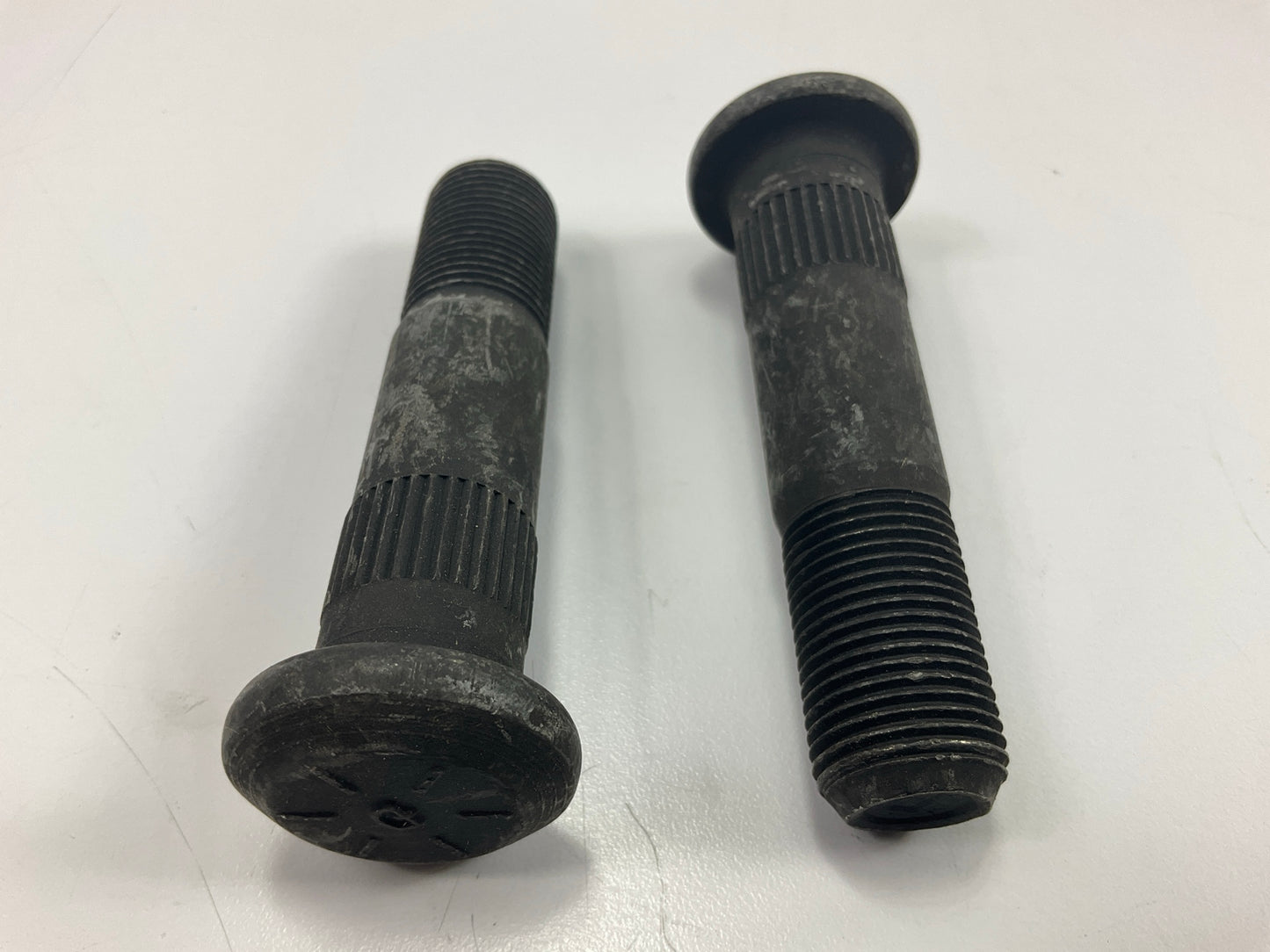 (25) World American WA07-5169 HD Wheel Lug Studs - Right Hand, 3 3/8'' Length