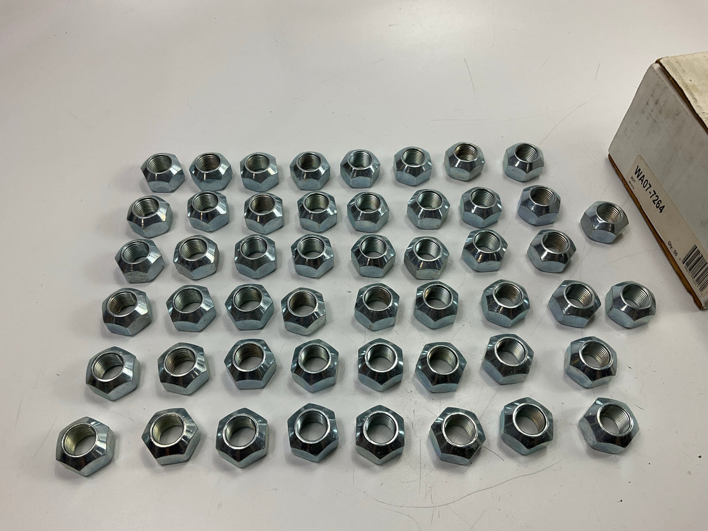 (50) World American WA07-7264 HD Lug Nuts 5/8''-18 Thread, 1'' Hex, 90° Conical