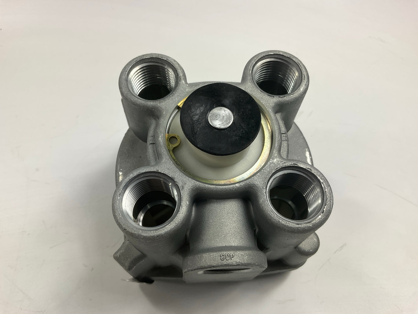 World American WA102626 Air Brake R12 Relay Valve - Replaces 102626, 102626N