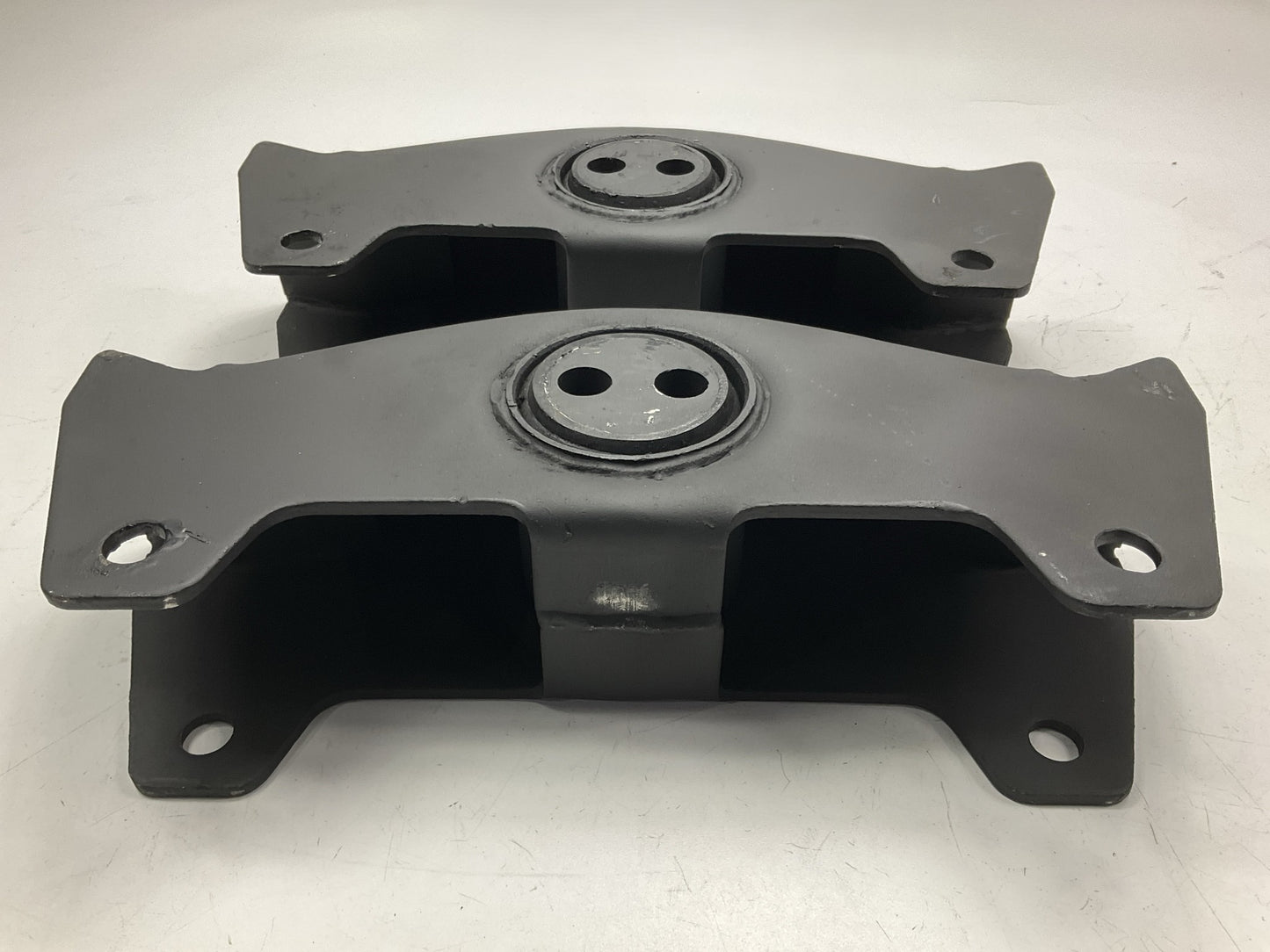 (2) World American WA12-5017 Hutchens Equalizer Beams, 16'' Long, 3-1/4'' Bushing