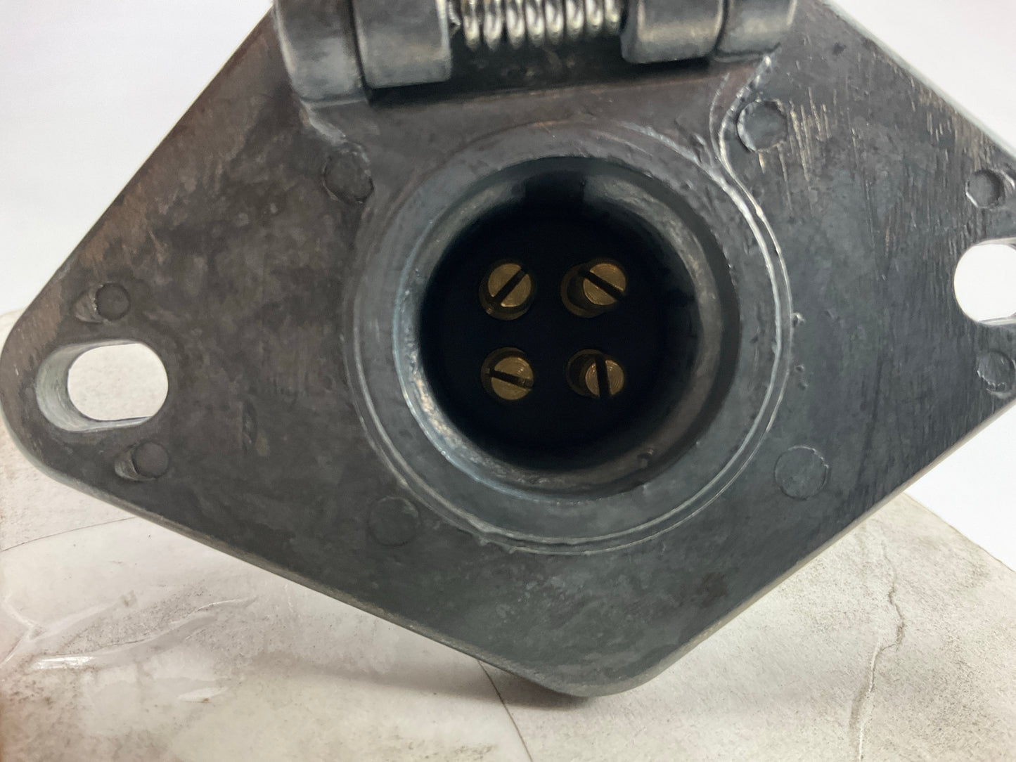 World American WA15-400 4-Way Trailer Connector Socket Assembly