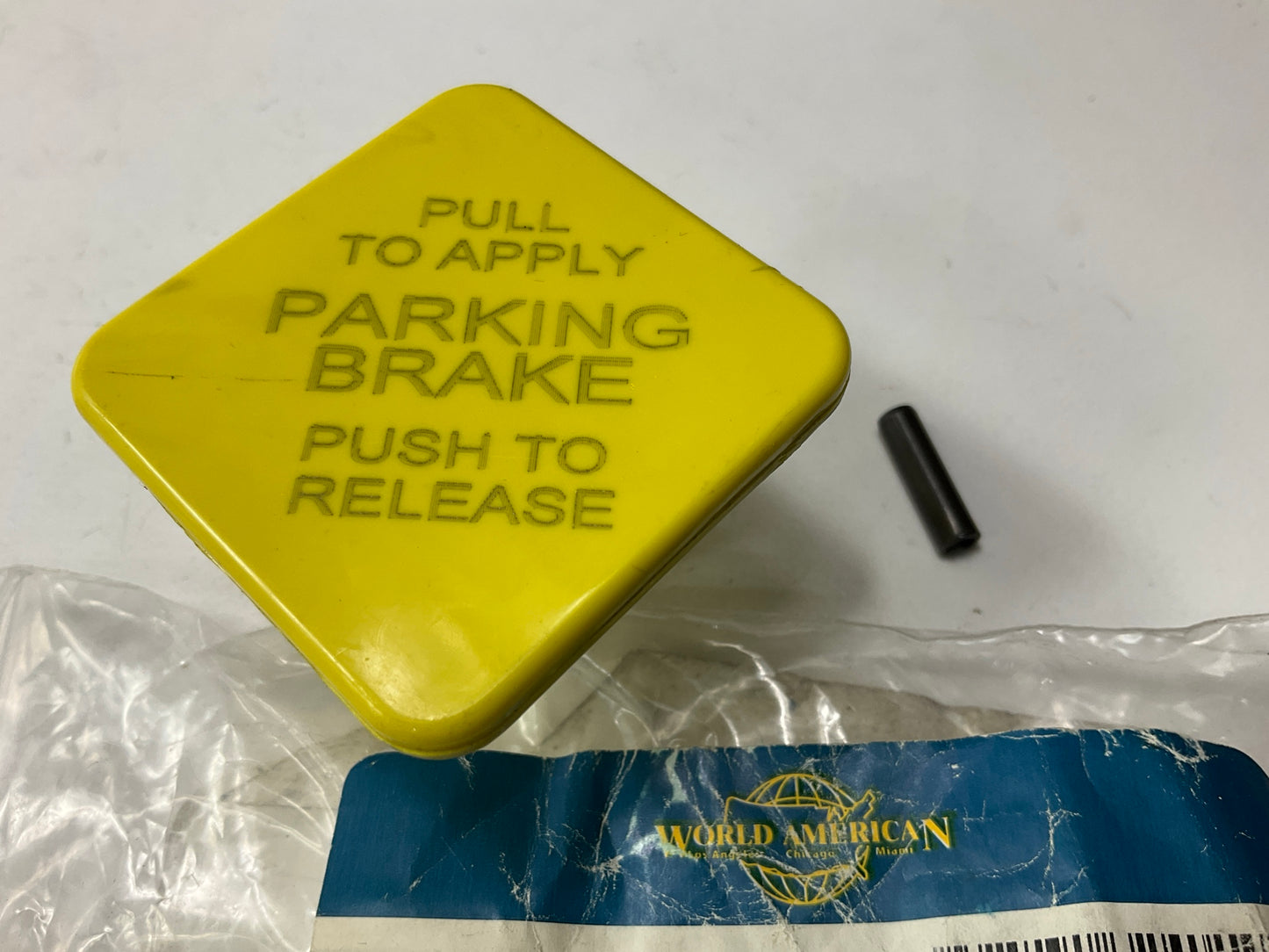 World American WA248433 Yellow Push / Pull Air Brake Valve Control Knob, 3/8''