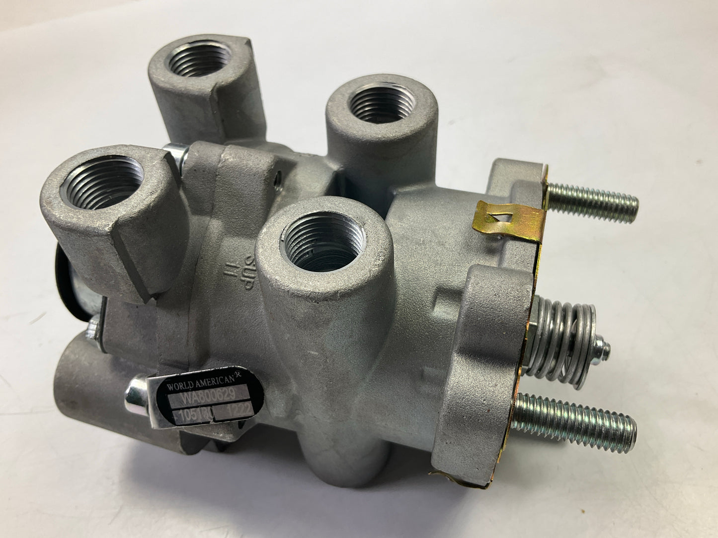 World American WA800629 Air Brake Foot Valve - E-8P Type, Dual Circuit, 3/8''-18