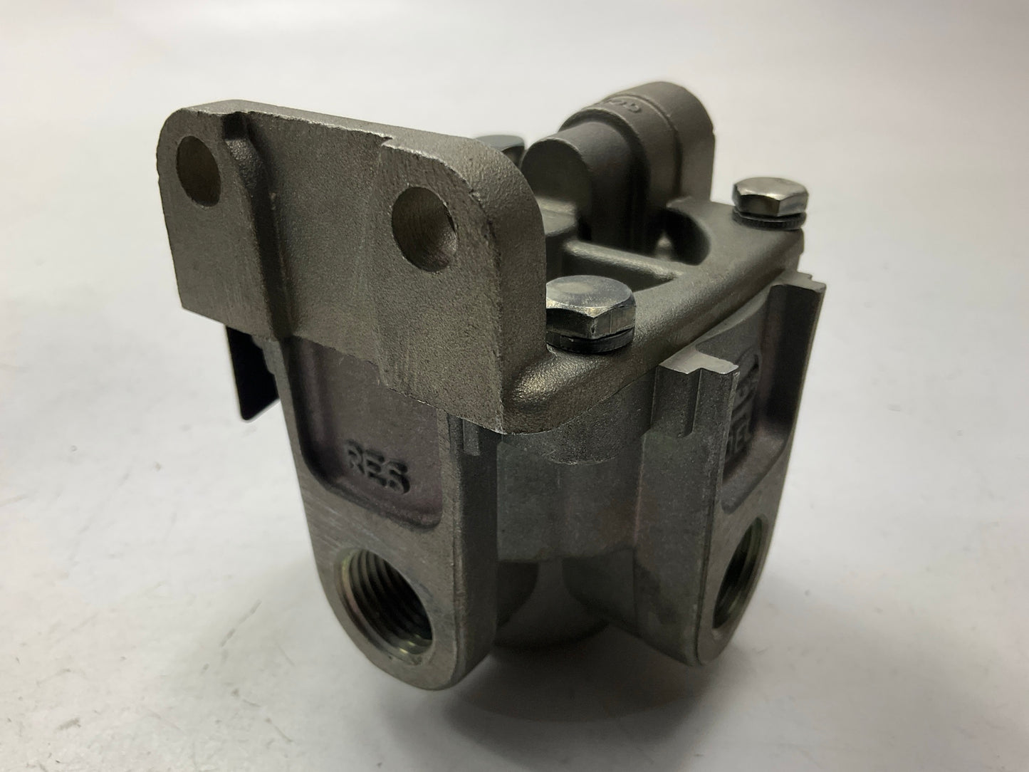 World American WAKN28520 Haldex RG2 Series 3-1/2'' Air Brake Relay Valve