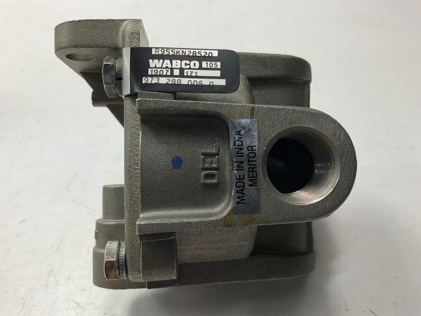 World American WAKN28520 Haldex RG2 Series 3-1/2'' Air Brake Relay Valve