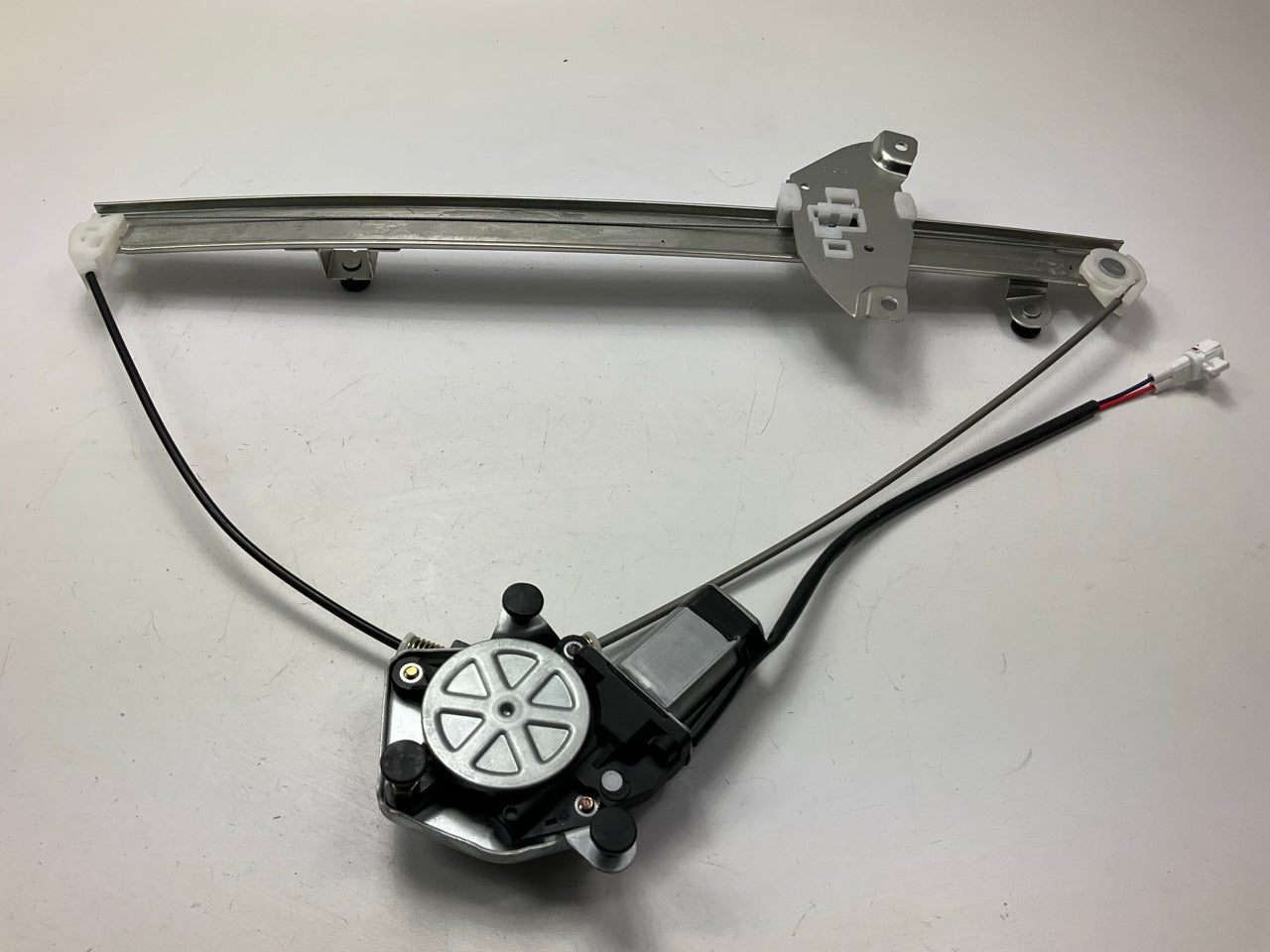 World Sourceone 1300-320286 Front Right Window Regulator For 1996-00 Toyota RAV4