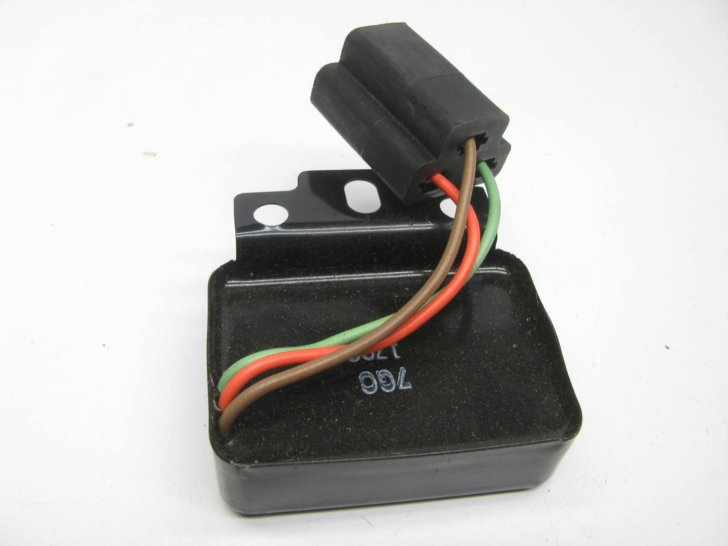 Worldparts W33-225 Voltage Regulator