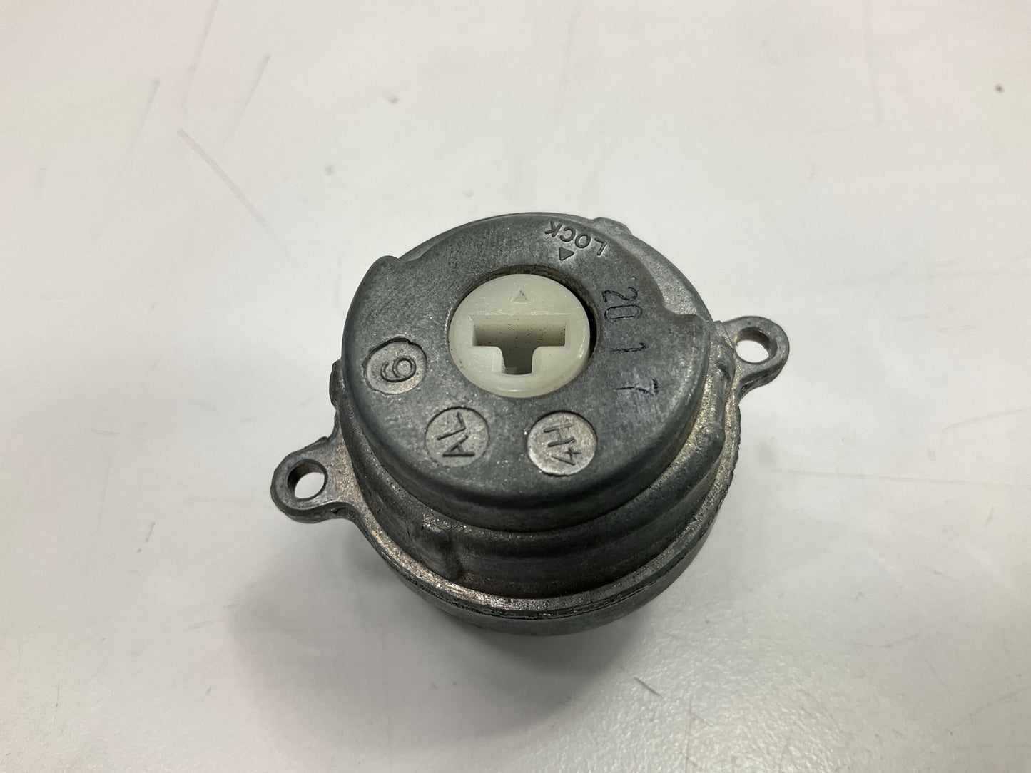 Worldparts W36-104 - OEM KANTO SEIKI Ignition Switch