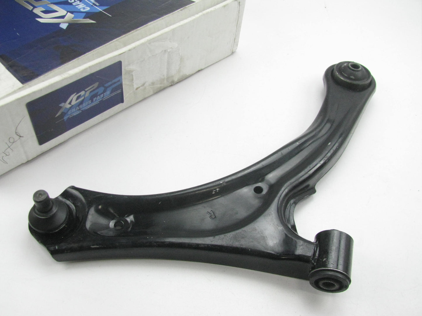 XCP CB73054 Front Right R.H. Lower Control Arm For 2004-2007 Suzuki Aerio