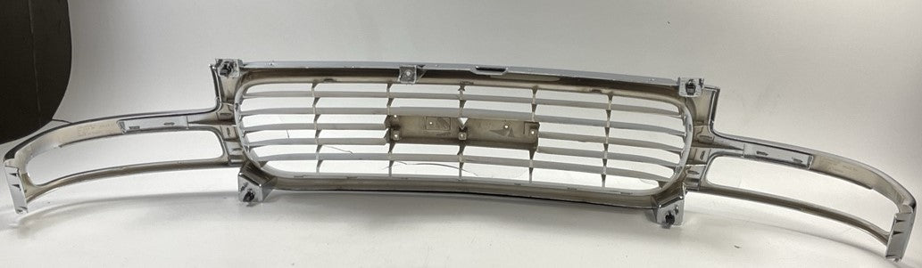 NEW  AFTERMARKET GM1200430 Grille For 1999-2002 GMC Sierra 2000-2006 GMC Yukon