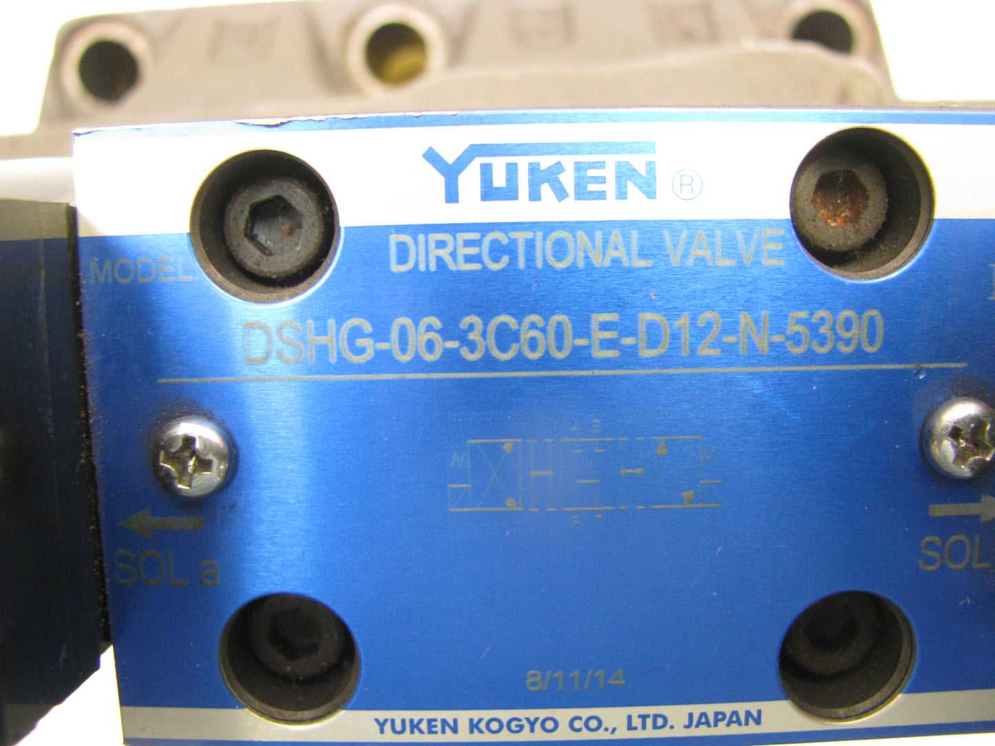 YUKEN DSHG-06-3C60-E-D12-N-5390 PILOT OPERATED DIRECTIONAL HYDRAULIC VALVE