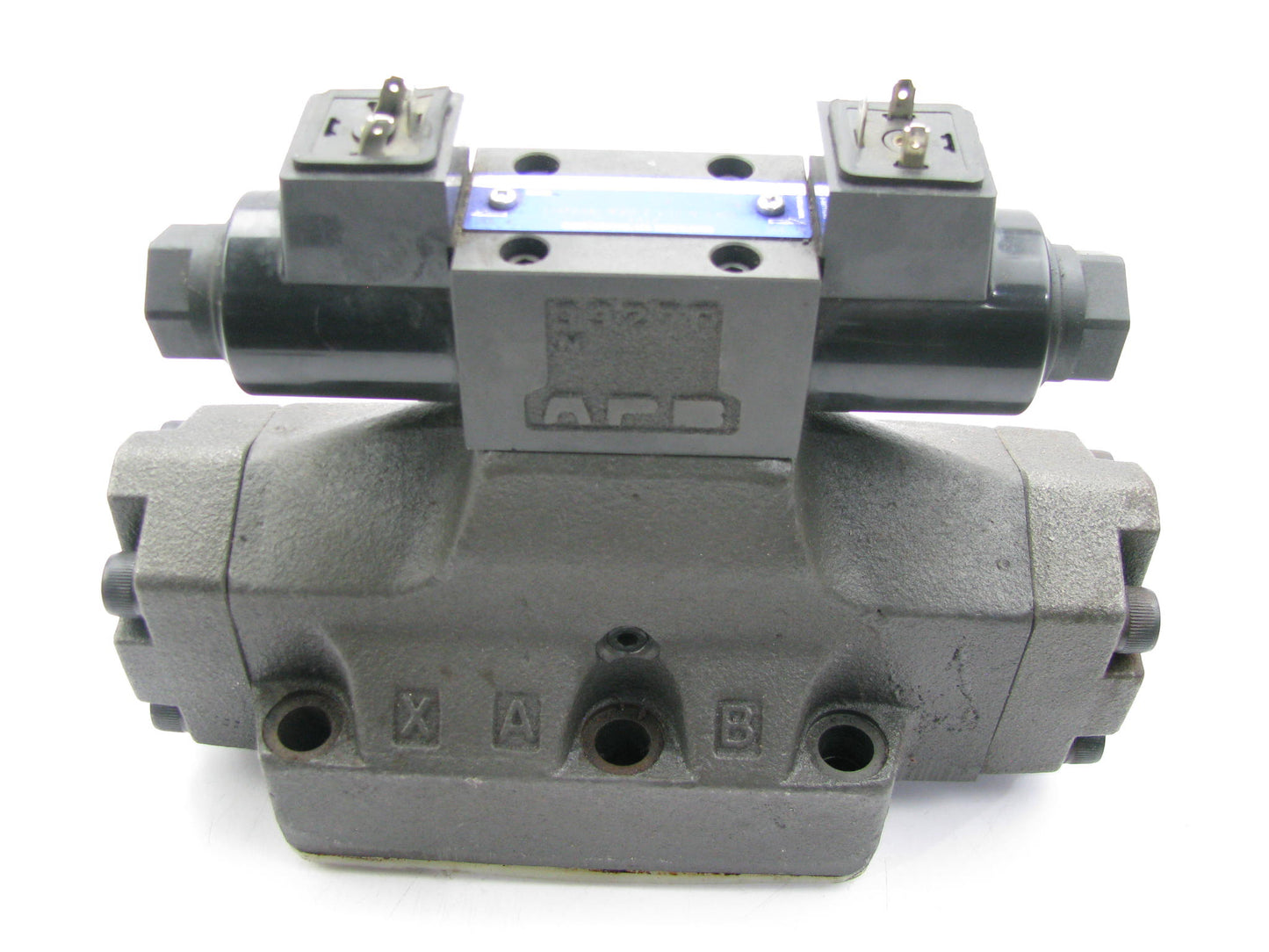 DAMAGED - NEW YUKEN DSHG-06-3C60-E-D12-N-5390 Hydraulic Direction Valve