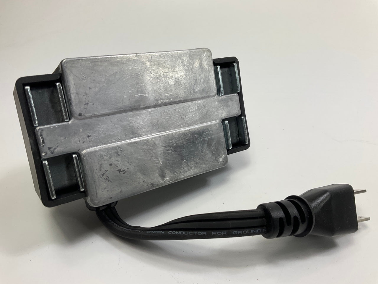 Zerostart 3400017 Portable Electric Heat Magnet Heater - 200 Watts - 120 Volt